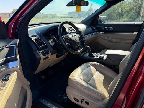 Used 2016 Ford Explorer Limited w/ Equipment Group 301A AWD/4WD image 9