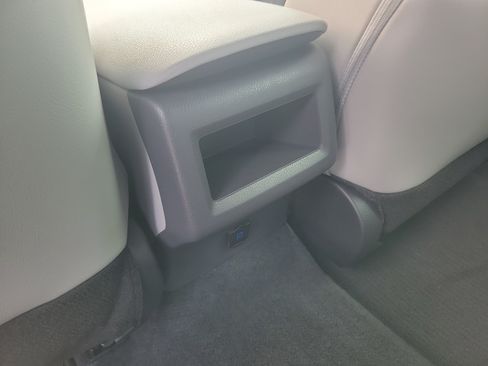 Used 2023 Toyota Camry SE FWD image 12