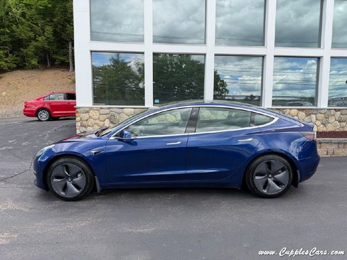 Used 2020 Tesla Model 3 Standard Range Plus RWD image 12
