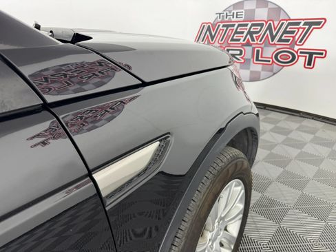 Used 2018 Land Rover Discovery Sport SE AWD/4WD image 30