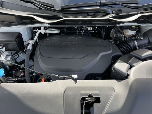 New 2026 Honda Odyssey Touring image 7