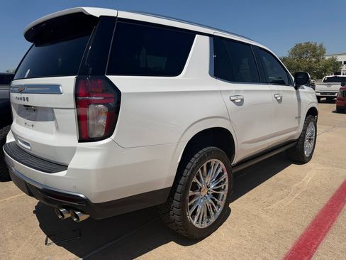 Used 2021 Chevrolet Tahoe High Country w/ Premium Package RWD image 3