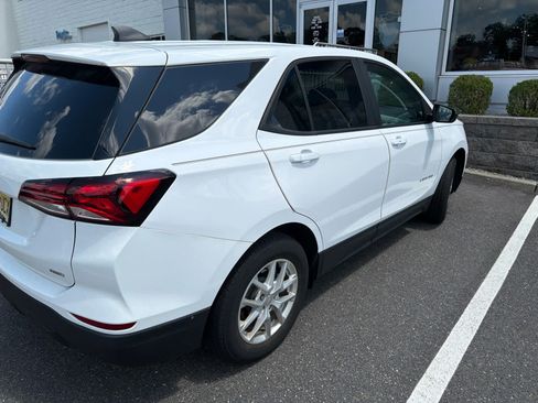 Certified 2024 Chevrolet Equinox LS w/ LS Convenience Package AWD/4WD image 2