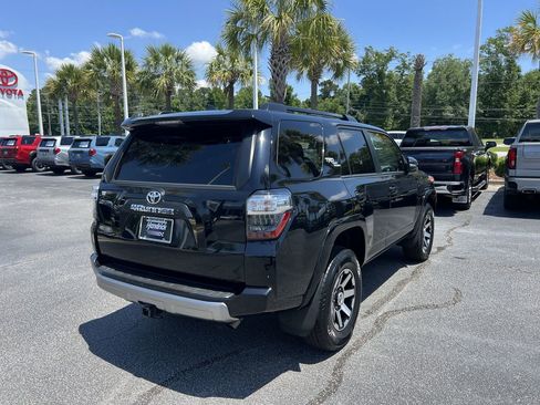 Used 2022 Toyota 4Runner TRD Off-Road Premium w/ Moonroof Package AWD/4WD image 10