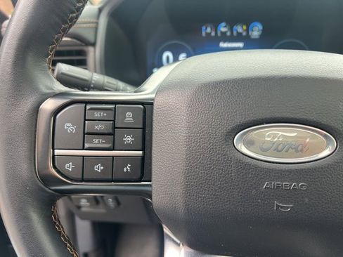 Used 2024 Ford Expedition Platinum image 30