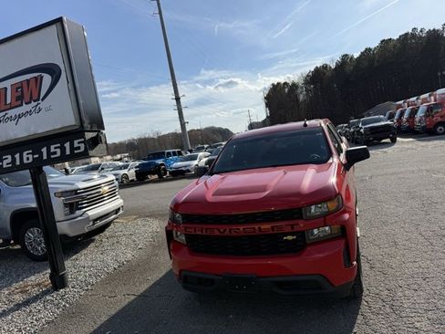 Used 2021 Chevrolet Silverado 1500 Custom image 2