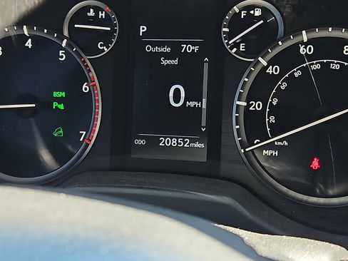 Used 2022 Lexus GX 460 Premium w/ Accessory Package AWD/4WD image 20