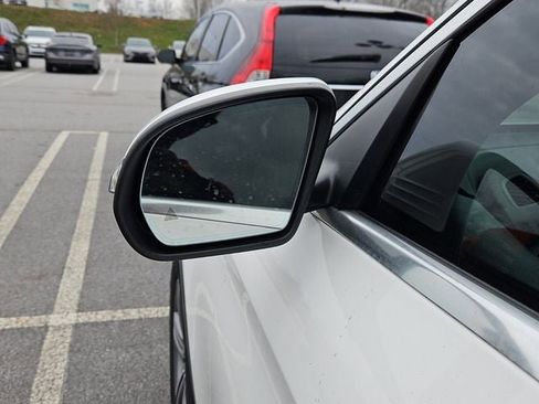 Used 2021 Mercedes-Benz GLC 300 4MATIC w/ Premium Package image 15