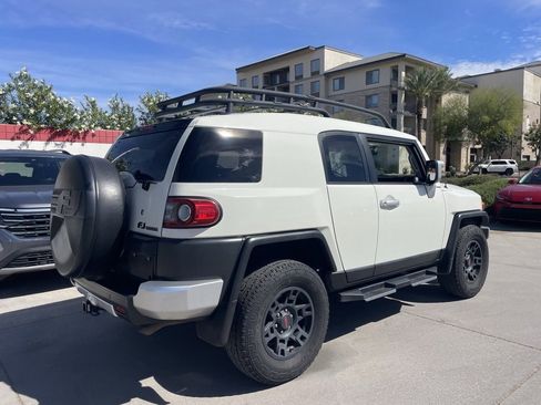 Used 2014 Toyota FJ Cruiser 4WD w/ Upgrade Package image 2