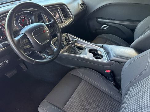 Used 2019 Dodge Challenger SXT RWD image 4