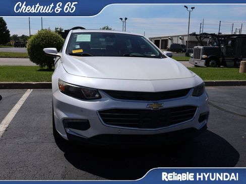 Used 2016 Chevrolet Malibu Premier w/ Driver Confidence Package II FWD image 2