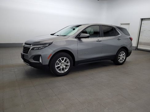 Used 2024 Chevrolet Equinox LT AWD/4WD image 2