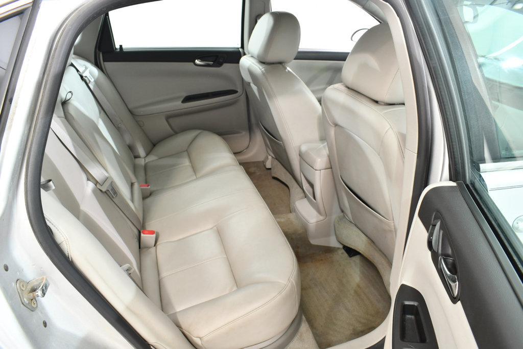 Used 2012 Chevrolet Impala LTZ FWD image 19