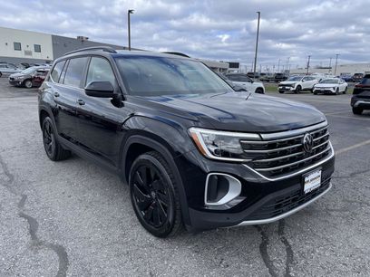 Used 2024 Volkswagen Atlas SE w/ Panoramic Sunroof Package