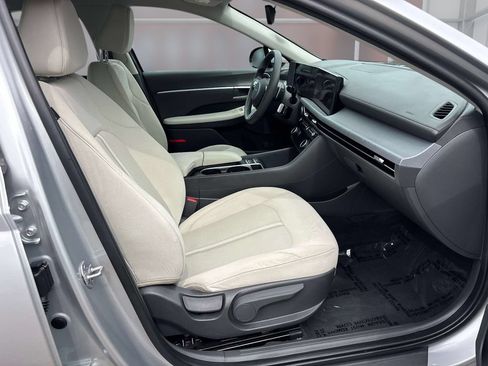 Used 2025 Hyundai Sonata SEL FWD image 17