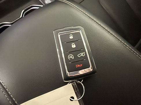 Used 2023 Jeep Grand Cherokee Limited AWD/4WD image 23