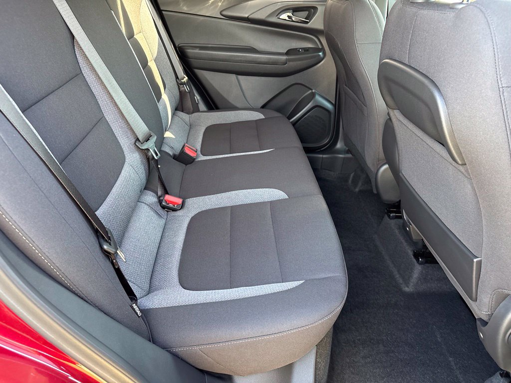 Used 2024 Chevrolet TrailBlazer LT w/ LT Cold Weather Package FWD image 32