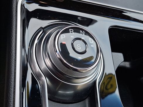 Certified 2019 Ford Edge SEL w/ Equipment Group 201A image 18