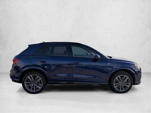 Used 2025 Audi Q3 2.0T Premium w/ Convenience Package image 4