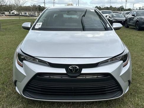 Used 2024 Toyota Corolla LE image 3