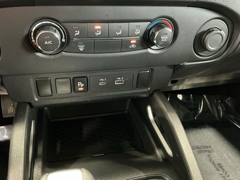Used 2023 Nissan Frontier SV w/ Technology Package image 29