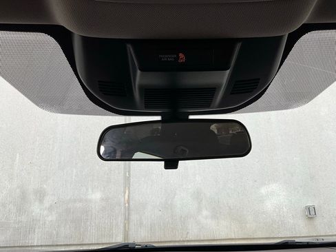 Used 2023 Nissan Rogue S image 17