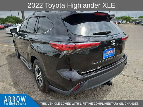 Used 2022 Toyota Highlander XLE FWD image 9