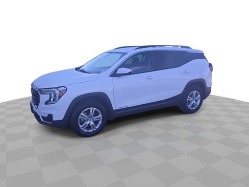 Used 2024 GMC Terrain SLE w/ Driver Convenience Package AWD/4WD image 4