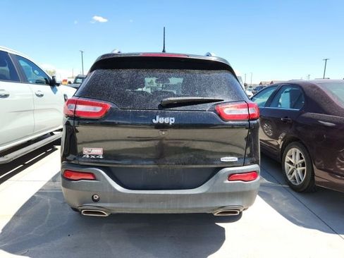 Used 2015 Jeep Cherokee Latitude w/ Cold Weather Group image 2
