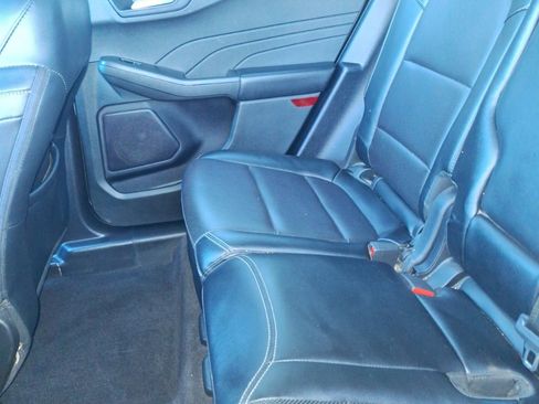 Used 2022 Ford Escape Titanium image 11