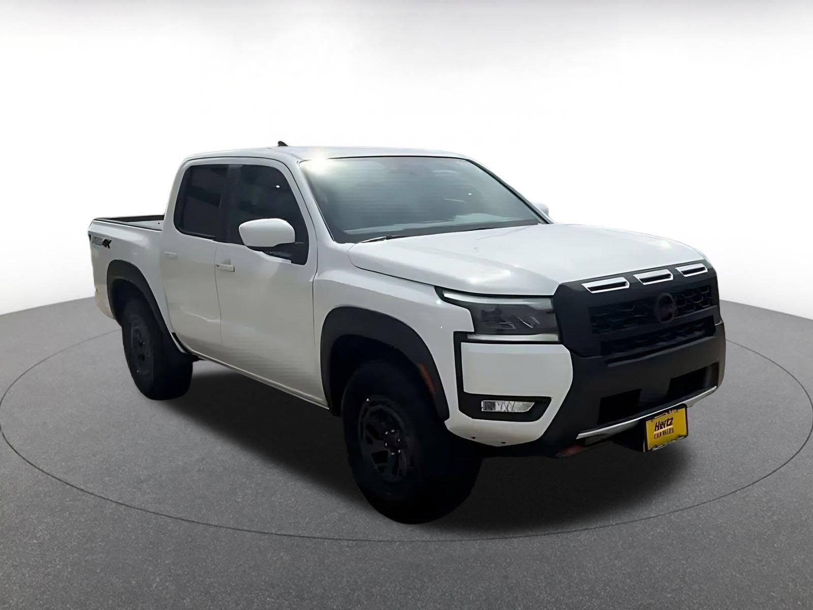 Used 2026 Nissan Frontier PRO-4X AWD/4WD image 3