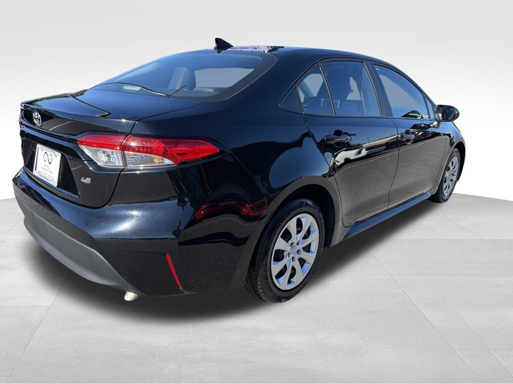 Used 2025 Toyota Corolla LE FWD image 7