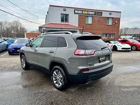 Used 2019 Jeep Cherokee Latitude Plus w/ Comfort/Convenience Group image 6