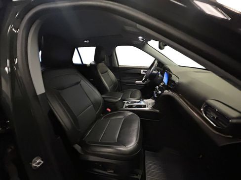 Used 2022 Ford Explorer Limited w/ Equipment Group 301A AWD/4WD image 15