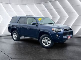 Used 2022 Toyota 4Runner SR5 Premium w/ Moonroof Package AWD/4WD video 1