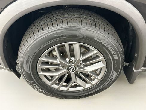 Used 2023 Nissan Rogue S AWD/4WD image 11