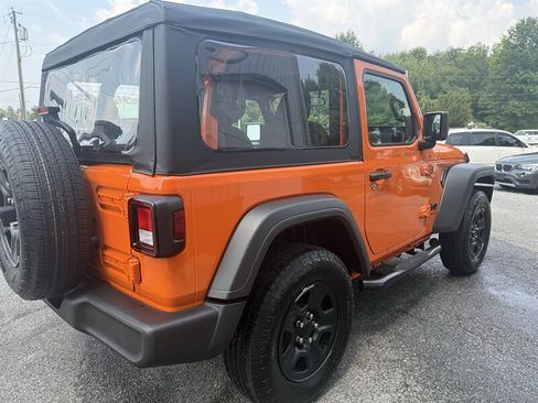 Used 2025 Jeep Wrangler Sport AWD/4WD image 8
