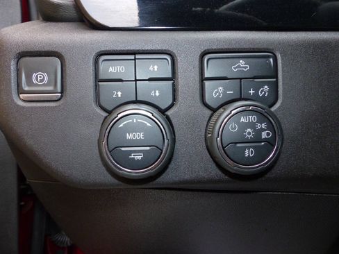 Used 2024 Chevrolet Silverado 1500 RST AWD/4WD image 32