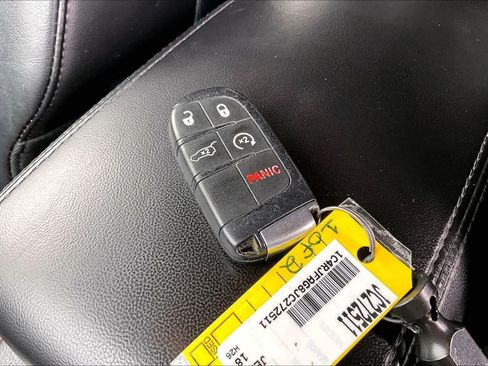 Used 2018 Jeep Grand Cherokee Altitude AWD/4WD image 15