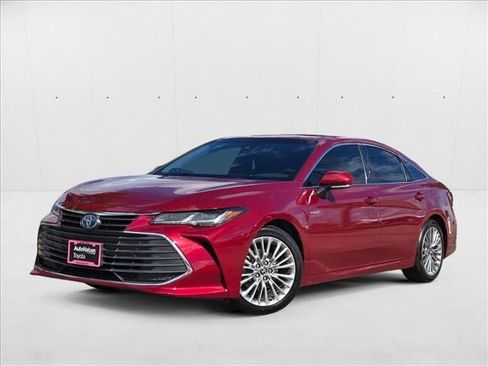 Used 2021 Toyota Avalon Limited image 1