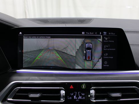 Used 2022 BMW X7 xDrive40i w/ Premium Package AWD/4WD image 17
