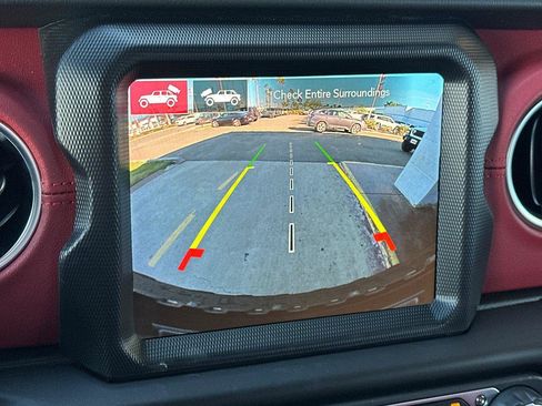 Used 2023 Jeep Wrangler Unlimited Rubicon 4xe image 17