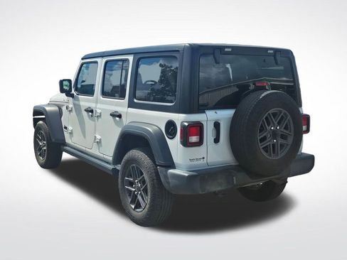 Used 2024 Jeep Wrangler Unlimited Sport w/ Convenience Group AWD/4WD image 7