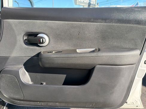 Used 2012 Nissan Versa 1.8 S image 21