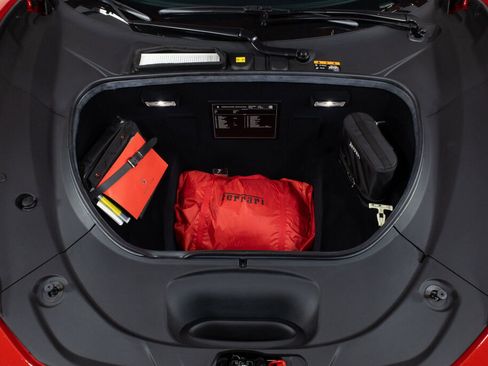 Used 2022 Ferrari F8 Tributo RWD image 23