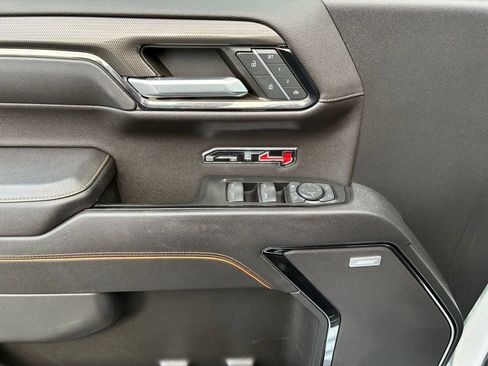 Used 2023 GMC Sierra 1500 AT4 image 18