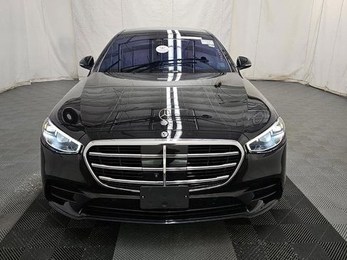 Used 2022 Mercedes-Benz S 500 4MATIC w/ AMG Line Package image 2
