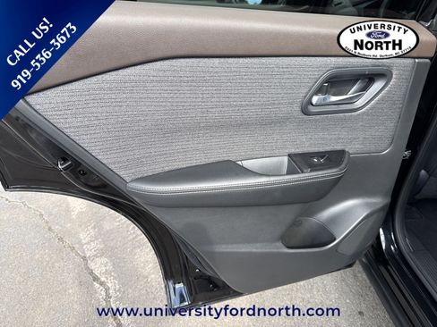 Used 2023 Nissan Rogue SV image 30