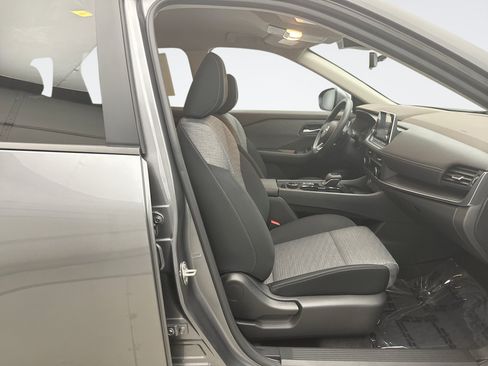Used 2023 Nissan Rogue SV AWD/4WD image 16