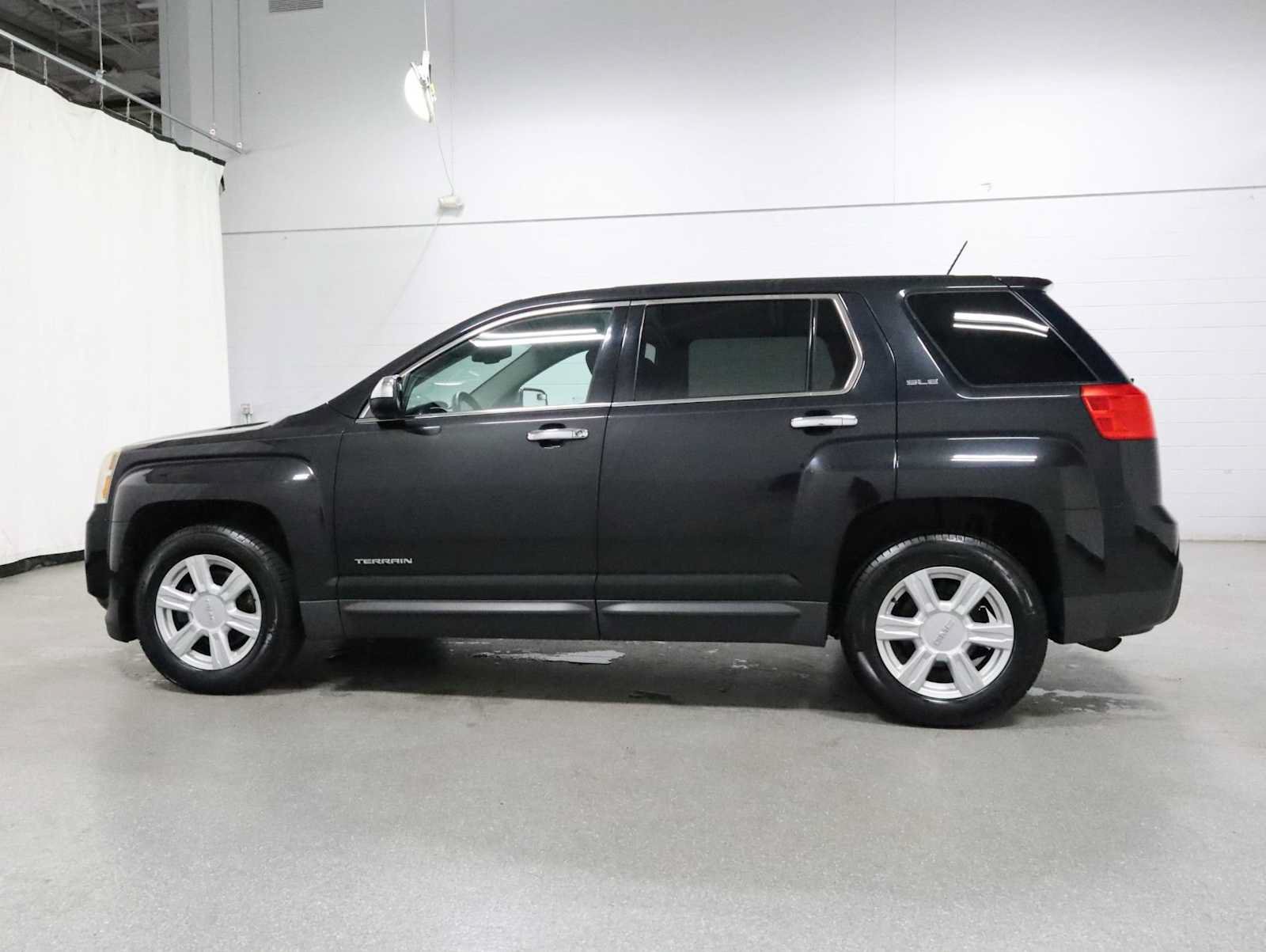 Used 2015 GMC Terrain SLE FWD image 2